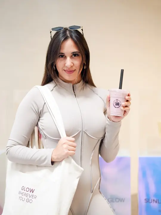 Guest with smoothie